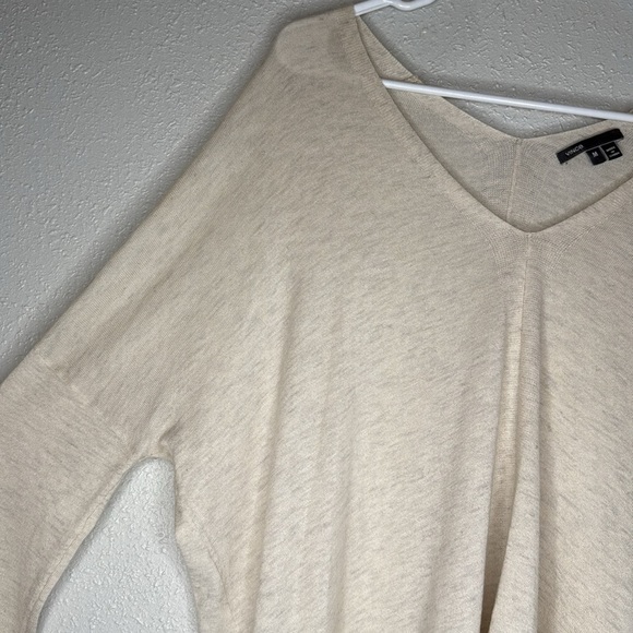 Vince Women's Beige Marino Wool Dolman Sleeve V-Neck Tunic Top Size Medium - Picture 4 of 7